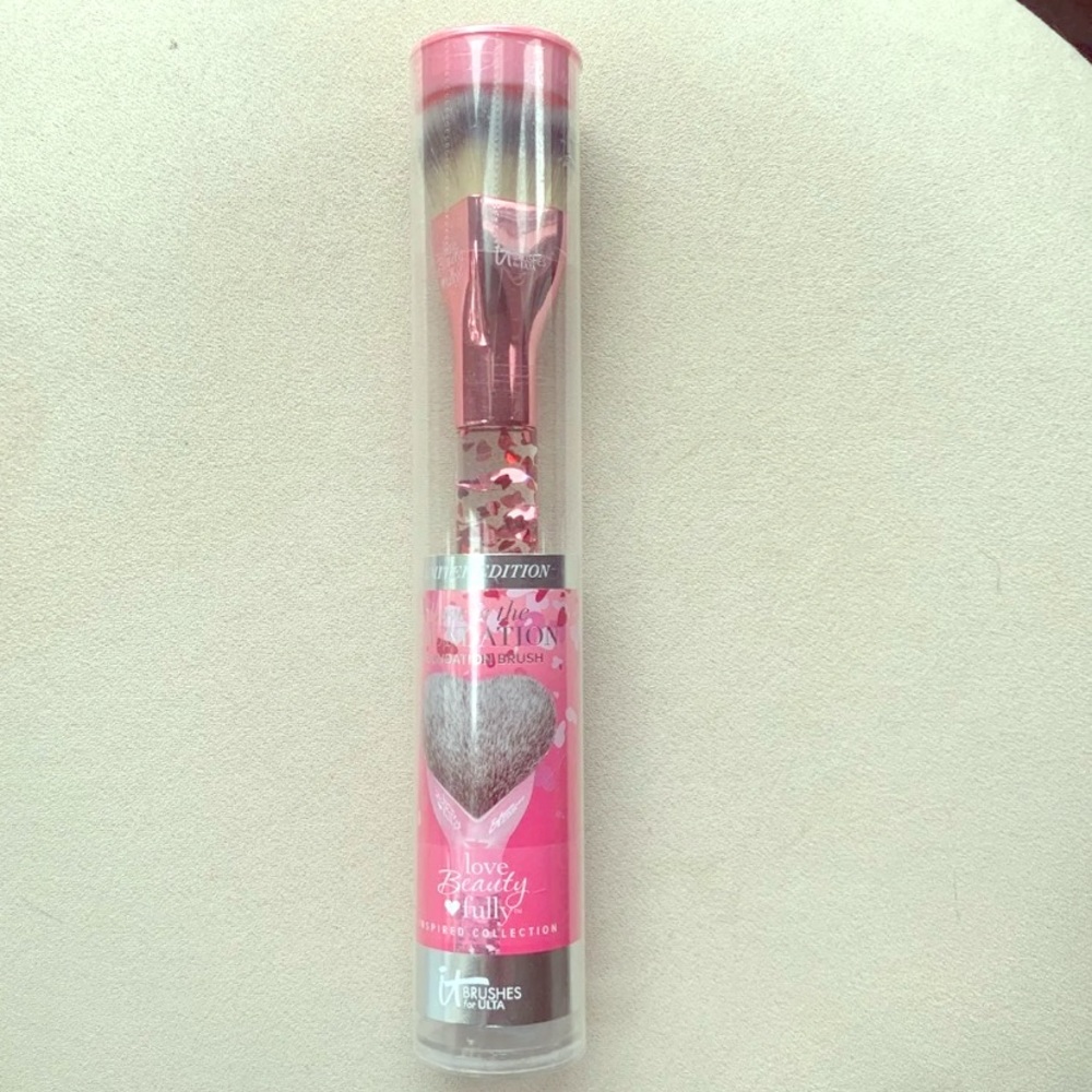 It cosmetics Love is the foundation brush